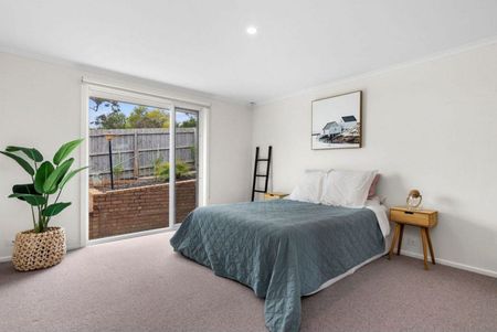 Great family home with superb coastal views! - Photo 2