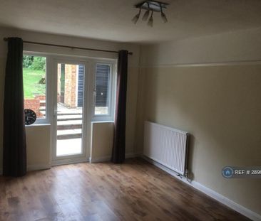 4 bedroom semi-detached house to rent - Photo 2