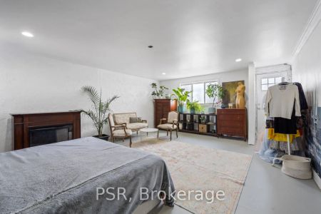 1537 Eglinton Avenue W #C - Photo 3