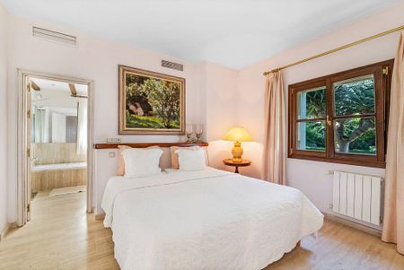 Luxury Villa for rent in El Paraíso, Andalusia - Photo 4