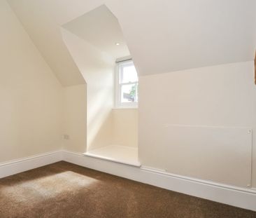 3 bedroom mews to rent - Photo 5