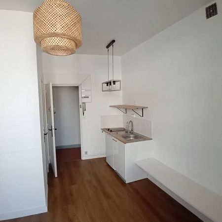 Loue appartement lumineux et calme - 18m² - Centre - Photo 3