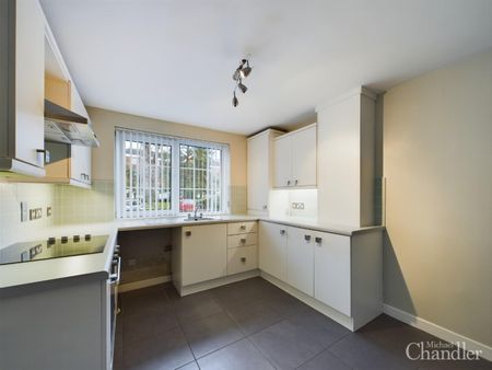 47 Fortwilliam Grange, Belfast, BT15 4AU - Photo 4