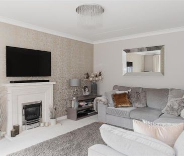 4 bedroom detached house to rent - Photo 3