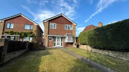 4 bedroom detached house to rent - Photo 2