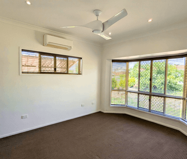 Family home with media room! - Photo 2