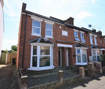 2 bedroom end of terrace house to rent - Photo 4