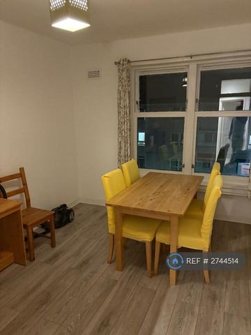 3 bedroom flat to rent - Photo 2