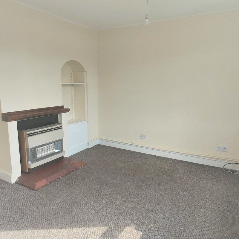 Poplar Close - Photo 1