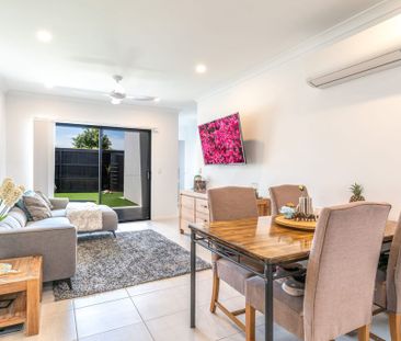 Low Maintenance Living in Award Winning Family Friendly Estate! - Photo 1