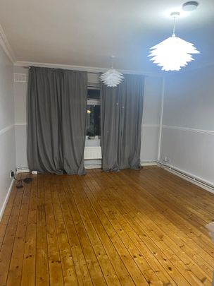 3 Bed End Terrace, Daubeney Road, E5 - Photo 1