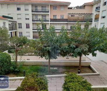 Location Appartement 1 pièce 32m² LA SEYNE SUR MER 83500 - Photo 4