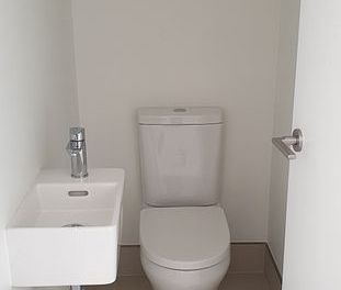 Newly refurbished 2brm apartment opposite Westfiel - Photo 5