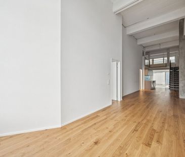 "Light, Space and Design – 3.5-Room Loft Apartment in New Building" - Photo 2