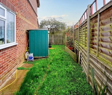 3 Bed Semi-Detached House, Waterhall Close, E17 - Photo 4