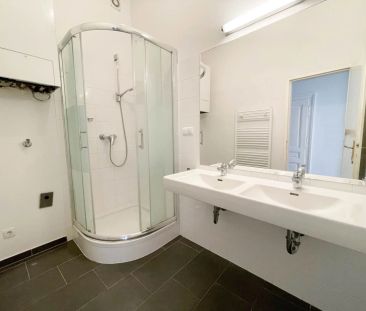Großzügiger Altbau beim Haus des Meeres - unbefristet - Photo 6