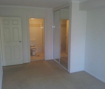 Two bedroom apartment on the main street of Campsie - Photo 3