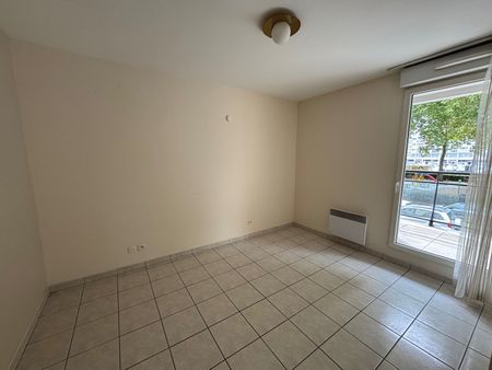 Location Appartement 4 pièces 99m² - Photo 3