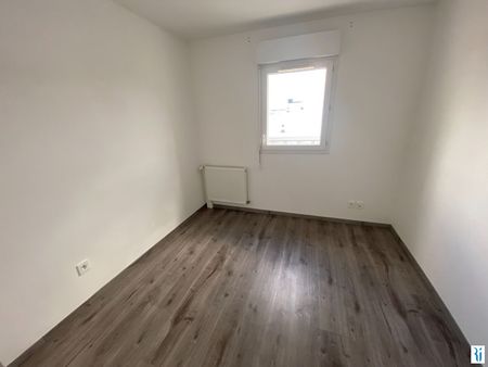 Location Appartement 4 pièces 75m² LE PETIT QUEVILLY 76140 - Photo 5