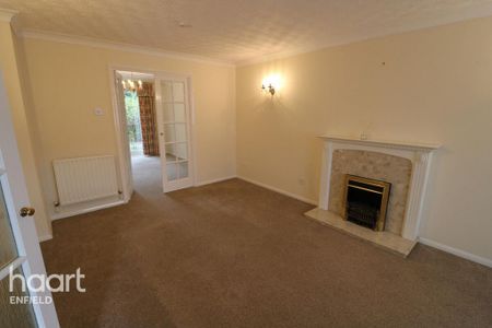 4 bedroom detached house to rent - Photo 3
