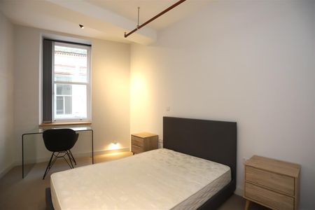 St. Anns Square, Manchester - Photo 4