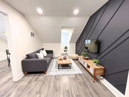 $1,545 / 2 br / 1 ba / 87 Victoria ave N unit 3 - Photo 2