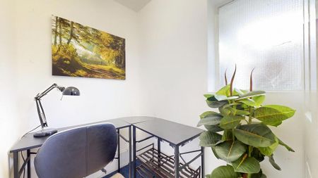 3 bedroom ground floor flat to rent - Photo 3