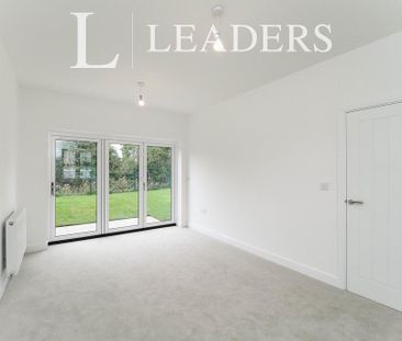 3 bedroom detached house to rent - Photo 2
