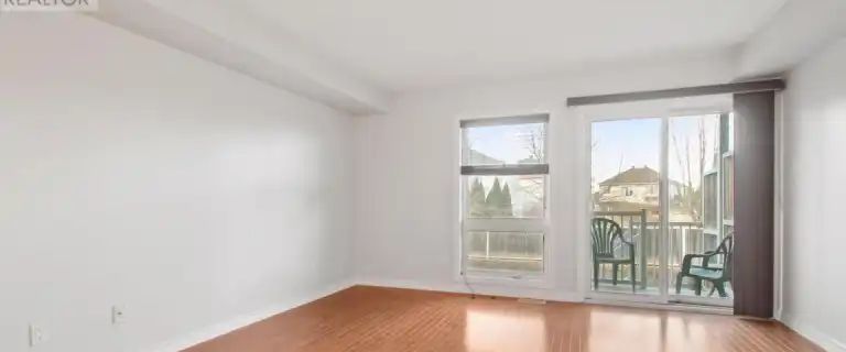 393 CHAPMAN MILLS DRIVE | 393 CHAPMAN MILLS DRIVE, Ottawa - Photo 1