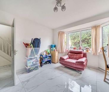 Horne Road, Shepperton, Surrey, TW17 - Photo 2