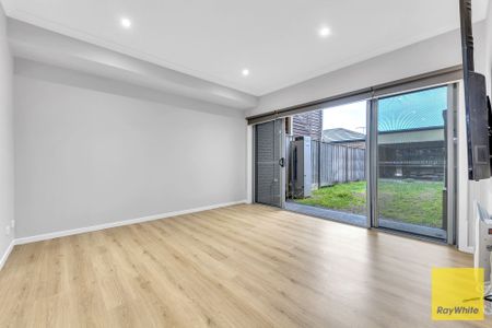 Stunning Home, Spectacular Views & Unbeatable Convenience! - Photo 2