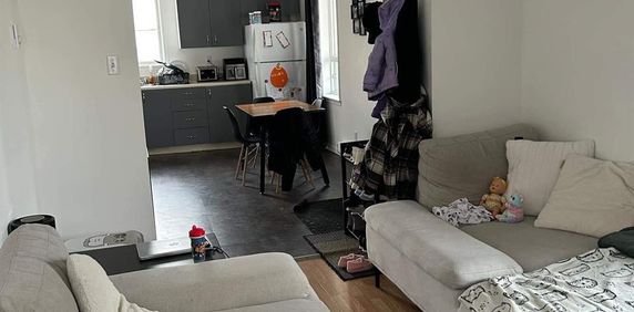 2 CH - 1 SDB - Windsor - $975 /mo - Photo 2