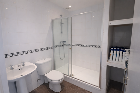 2 bedroom flat to rent - Photo 4