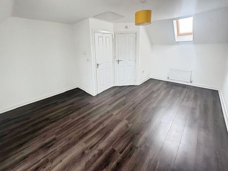 4 bedroom terraced house to rent - Photo 3