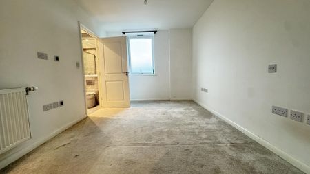 2 bedroom flat to rent - Photo 2