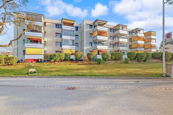 Green surroundings, charming apartment and space for the car. - Photo 1