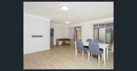 Delightful Villa in Prime Location - Photo 2