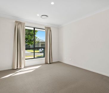 A perfect package in a popular estate - Photo 2