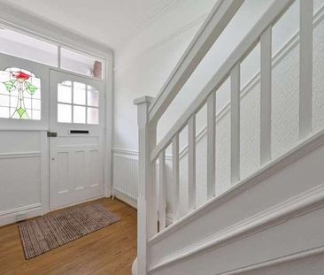 Ravensbury Road, Southfields, SW18 - Photo 1