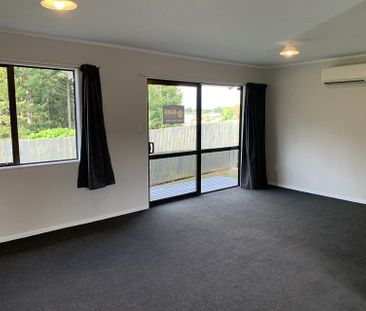 Renovated 3 bedroom home - Photo 3