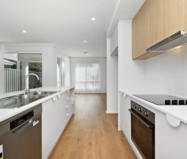 Modern Luxury Living: The Perfect Blend of City & Coast - Photo 4