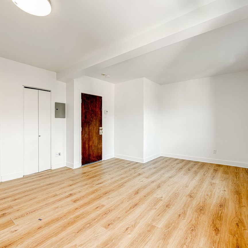 539 Prince-Arthur west - Photo 1