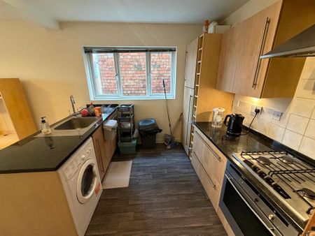2 bedroom flat to rent - Photo 4