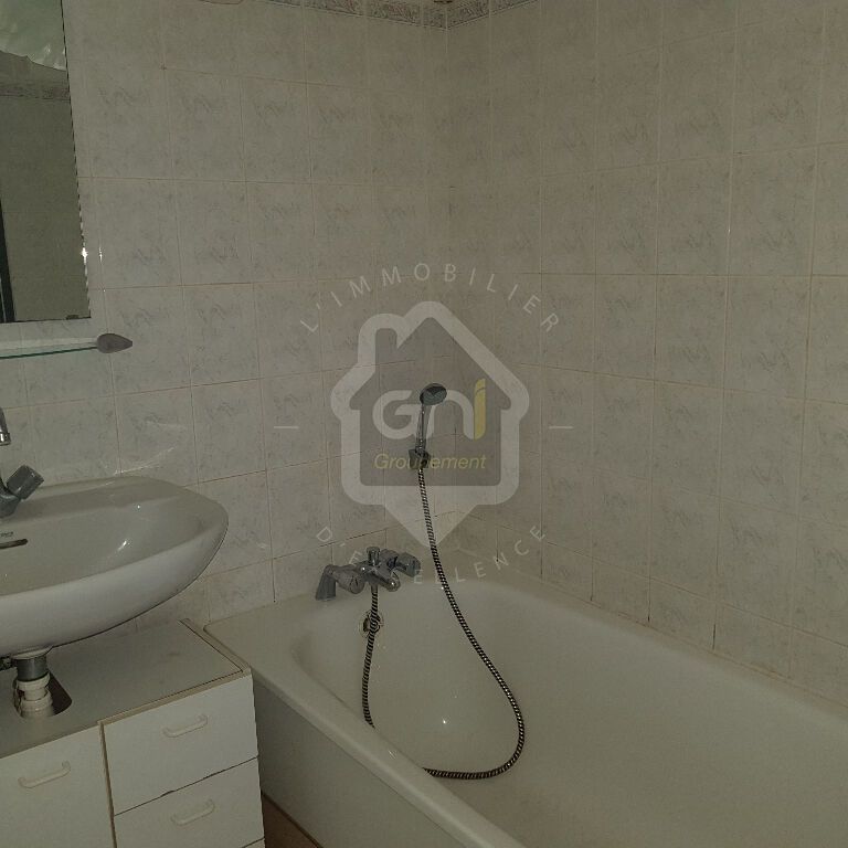 Dans résidence avec piscine Maison 2 pièce(s) avec jardin et place de parking, - Photo 1