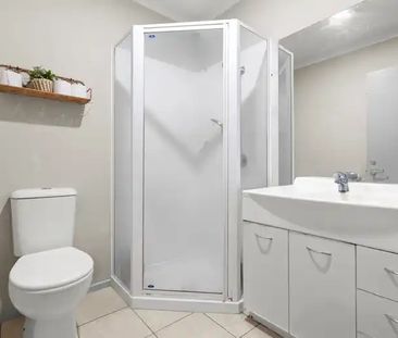 Beautiful Townhouse in Papatoetoe - Photo 1