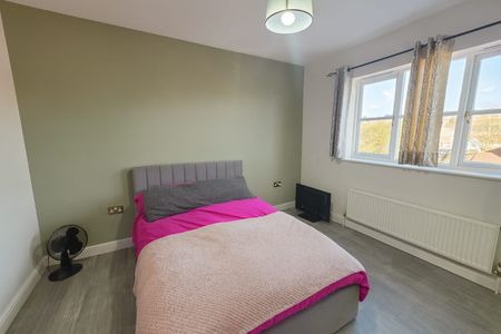 Stephenson Wharf, HP3 9WX, Hemel Hempstead - Photo 2