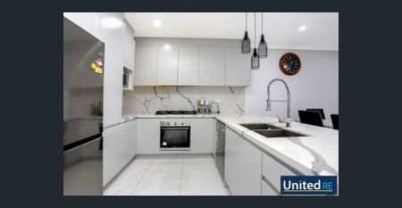 SINGLE STOREY FOUR BEDROOM FAMILY HOUSE WITH DOUBLE GARAGE - Photo 2