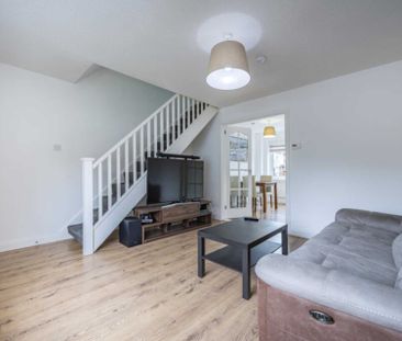 Price £895 pcm - Available Now - Unfurnished - Photo 3