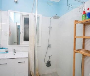 Family Living with Space, Style & Convenience - Photo 5