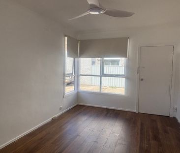 Beautiful 2-Bedroom Brick Unit in Prime Deer Park Location - Photo 6